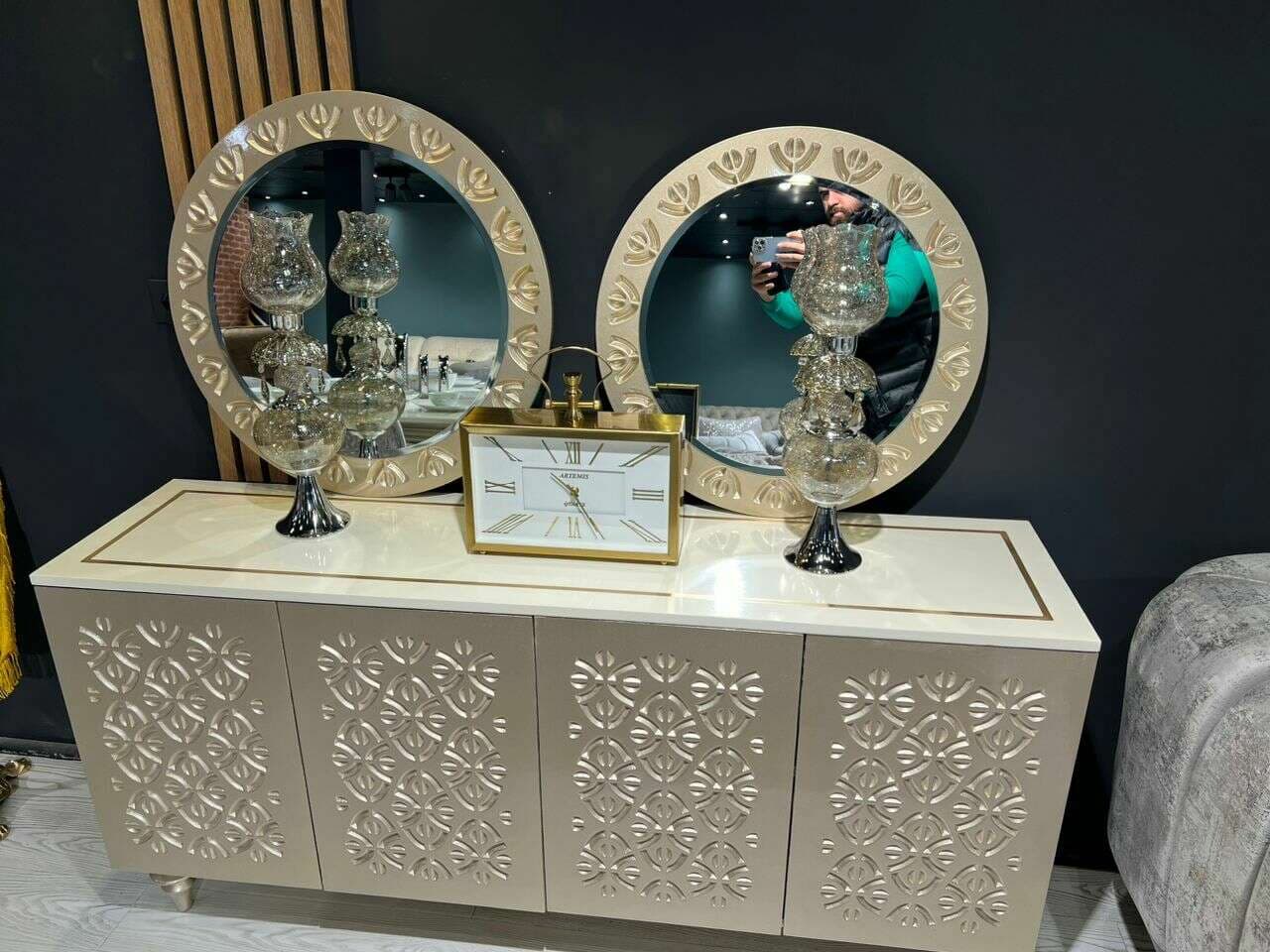 کنسول و میز تی وی وینچنزا — تصویر ۳