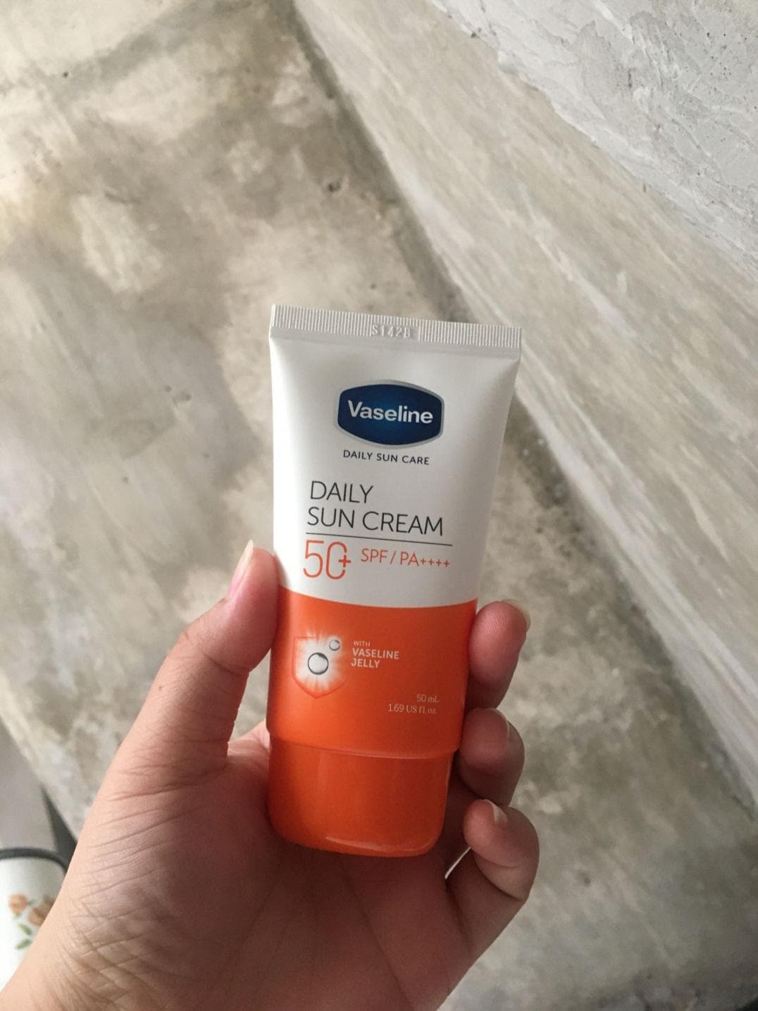 ضدآفتاب بی رنگ SPF50 وازلین | 50 میل — تصویر ۳