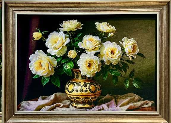 گلدان گل رز زرد