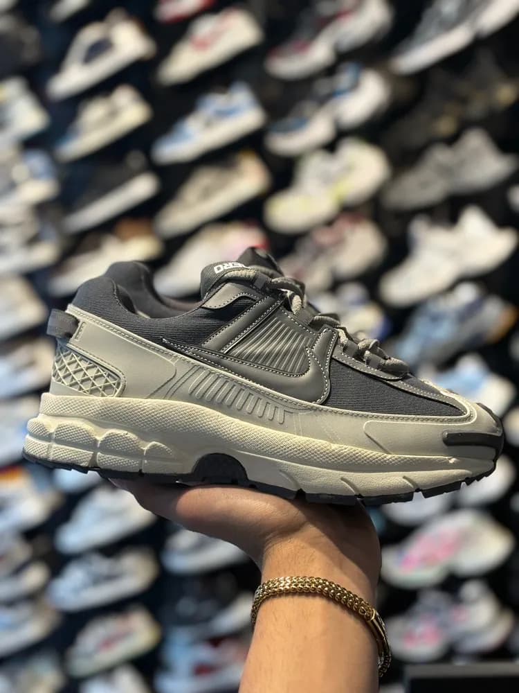 کتونی مردانه Nike Vomero — تصویر ۱۲
