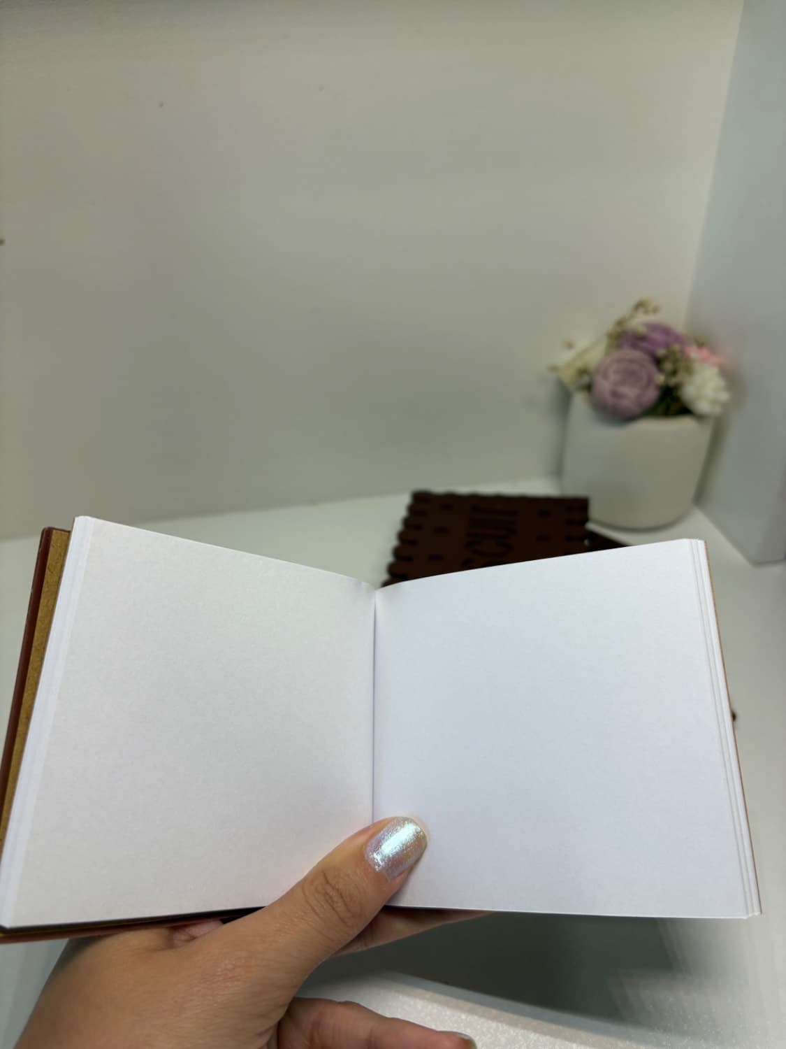 دفترچه شکلاتی معطر — تصویر ۴