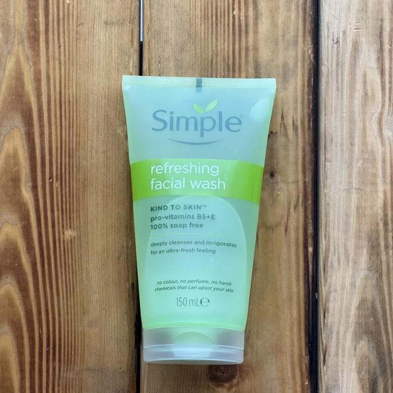 ژل شستشوی سیمپل مدل رفرشینگ (Simple Refreshing Facial Wash Gel) — تصویر ۵