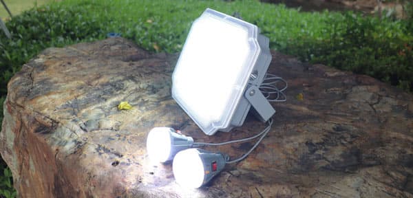 پروژکتور شارژی خورشیدی اسمال سان XQ-9100