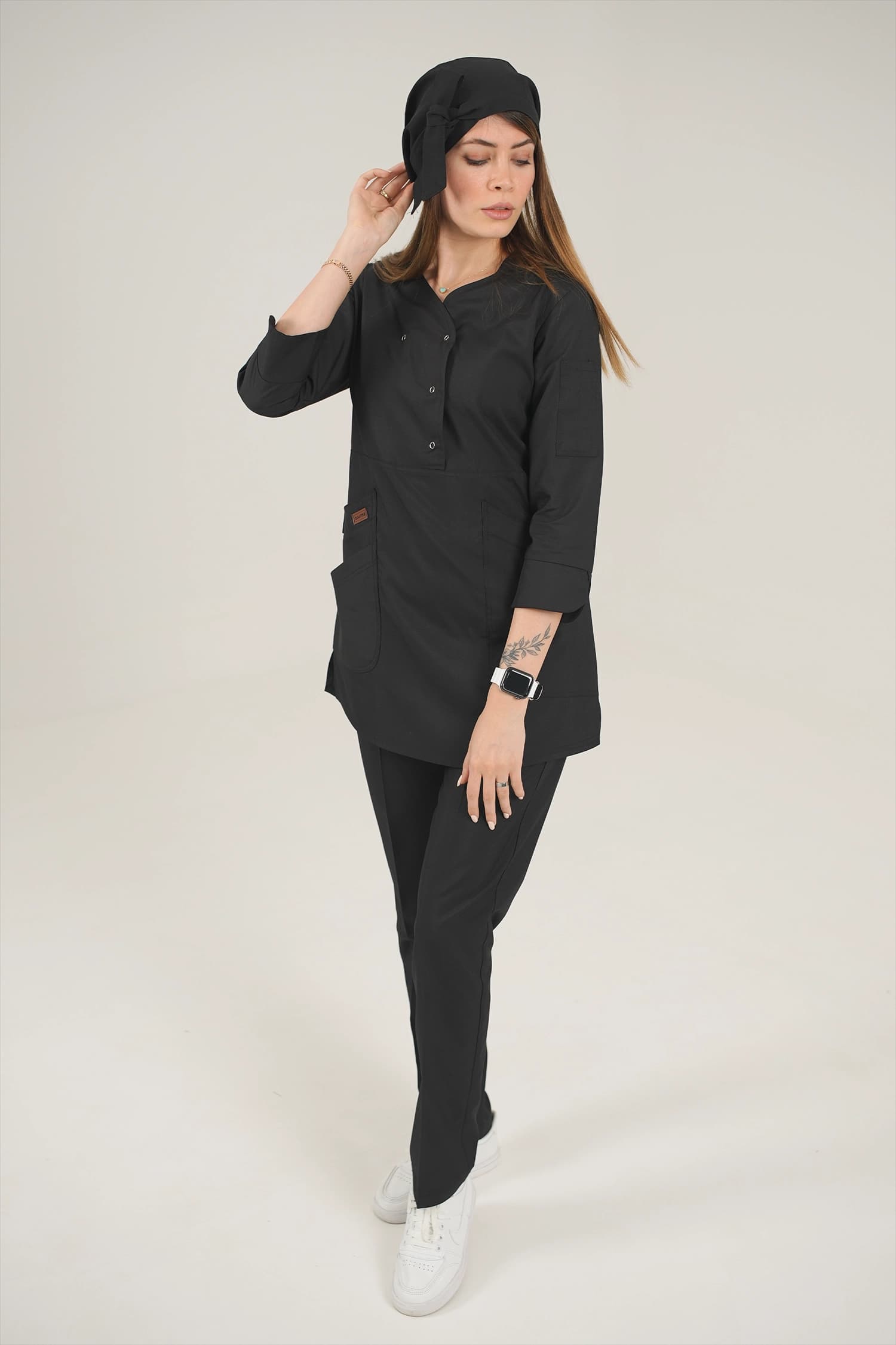 ست اسکراب زنانه آستین سه ربع مشکی — تصویر ۴