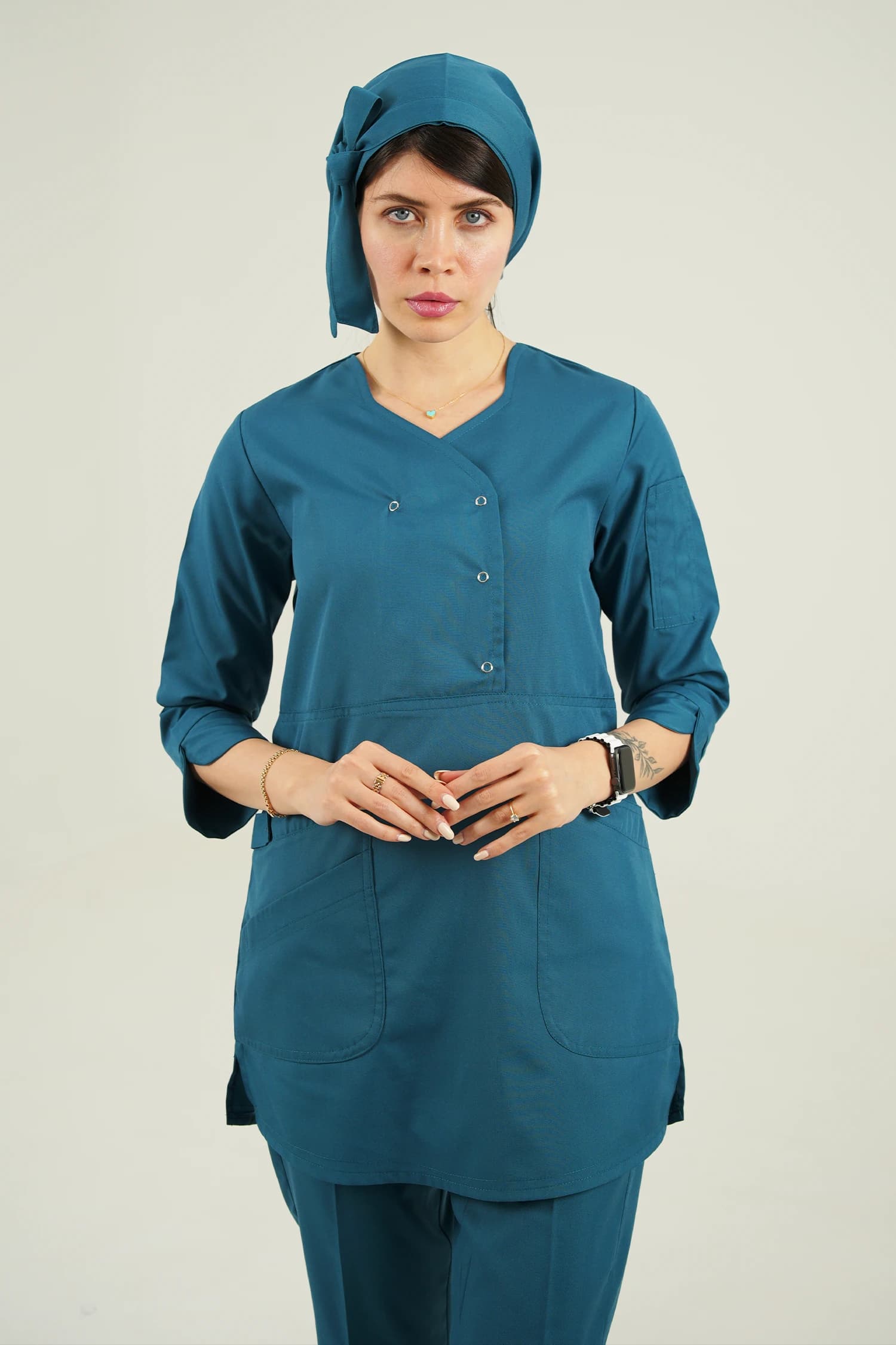 ست اسکراب زنانه آستین سه ربع سبز کله غازی — تصویر ۶
