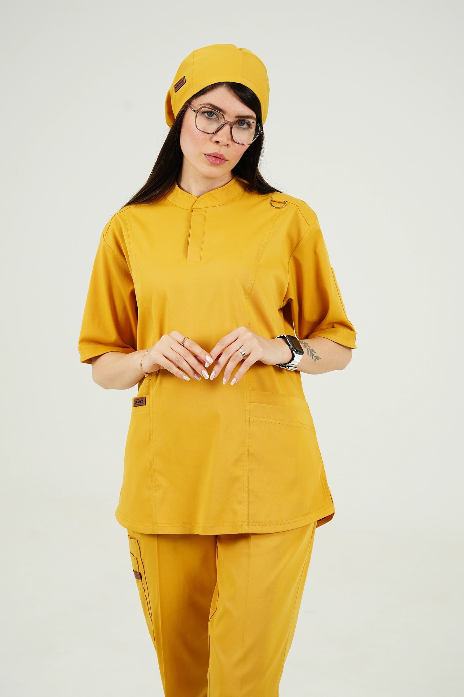 اسکراب پزشکی یقه دیپلمات اسپرت خردلی — تصویر ۸