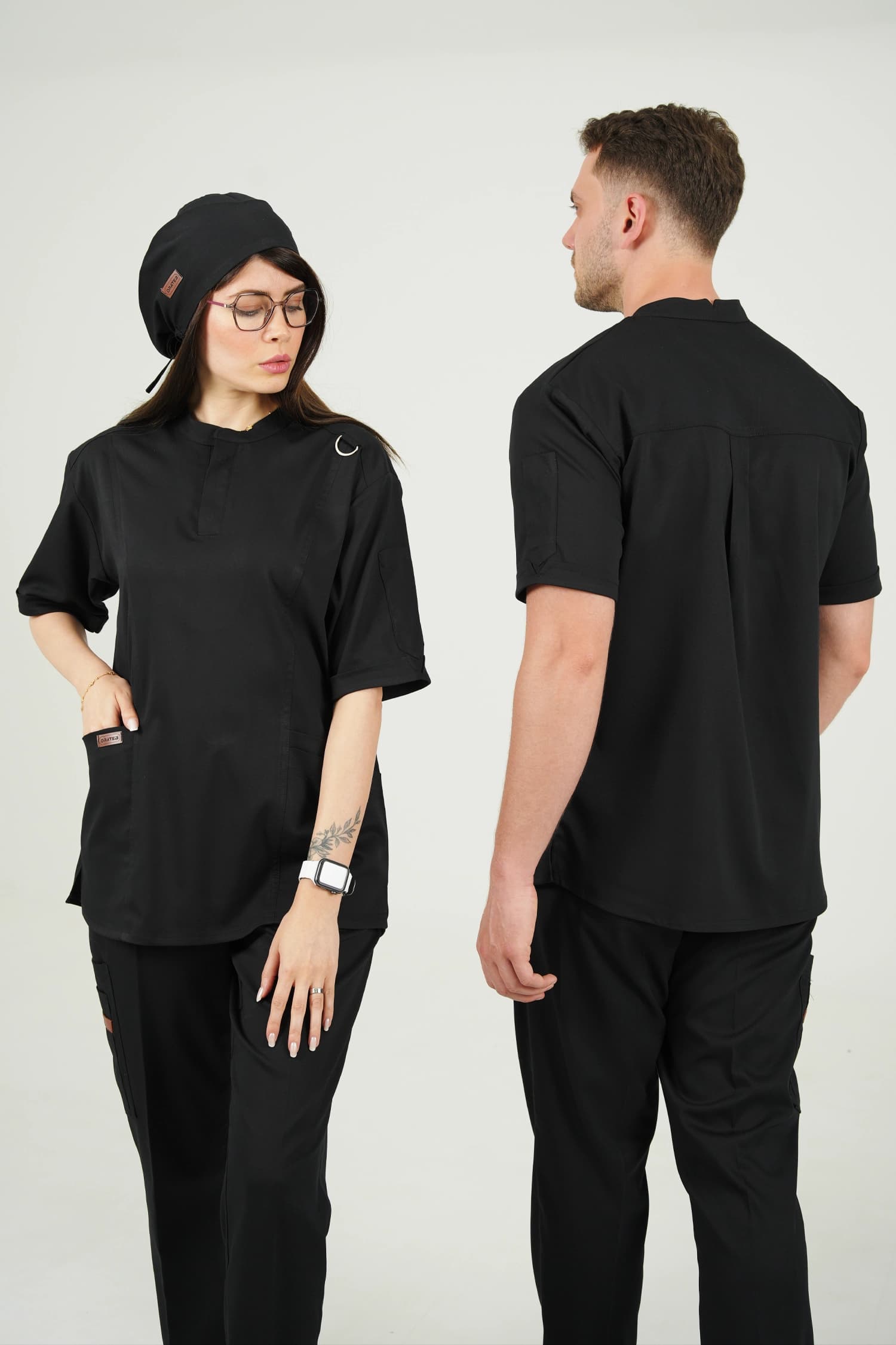 اسکراب پزشکی یقه دیپلمات اسپرت مشکی — تصویر ۵