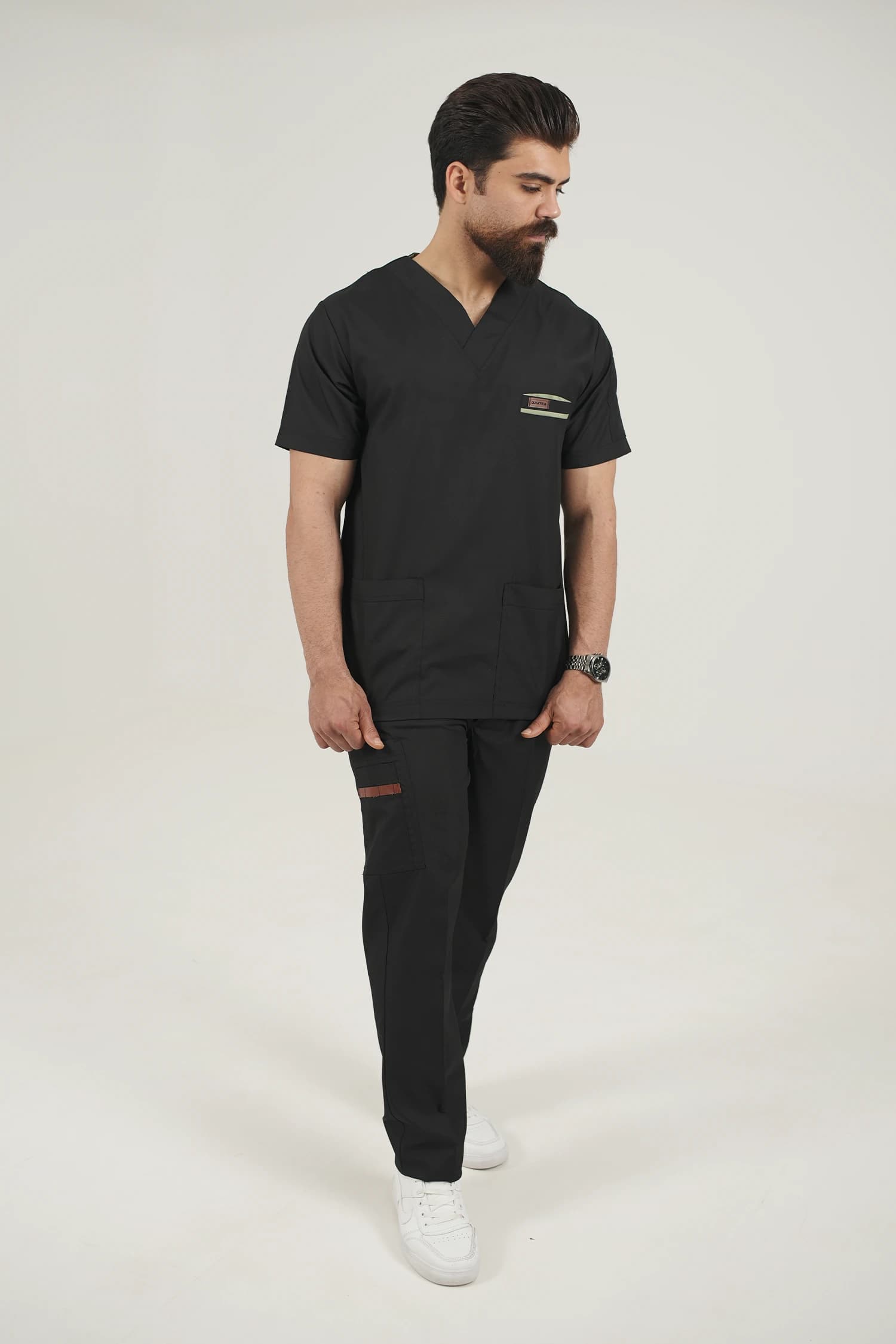 ست اسکراب آستین کوتاه یقه هفت مشکی — تصویر ۳