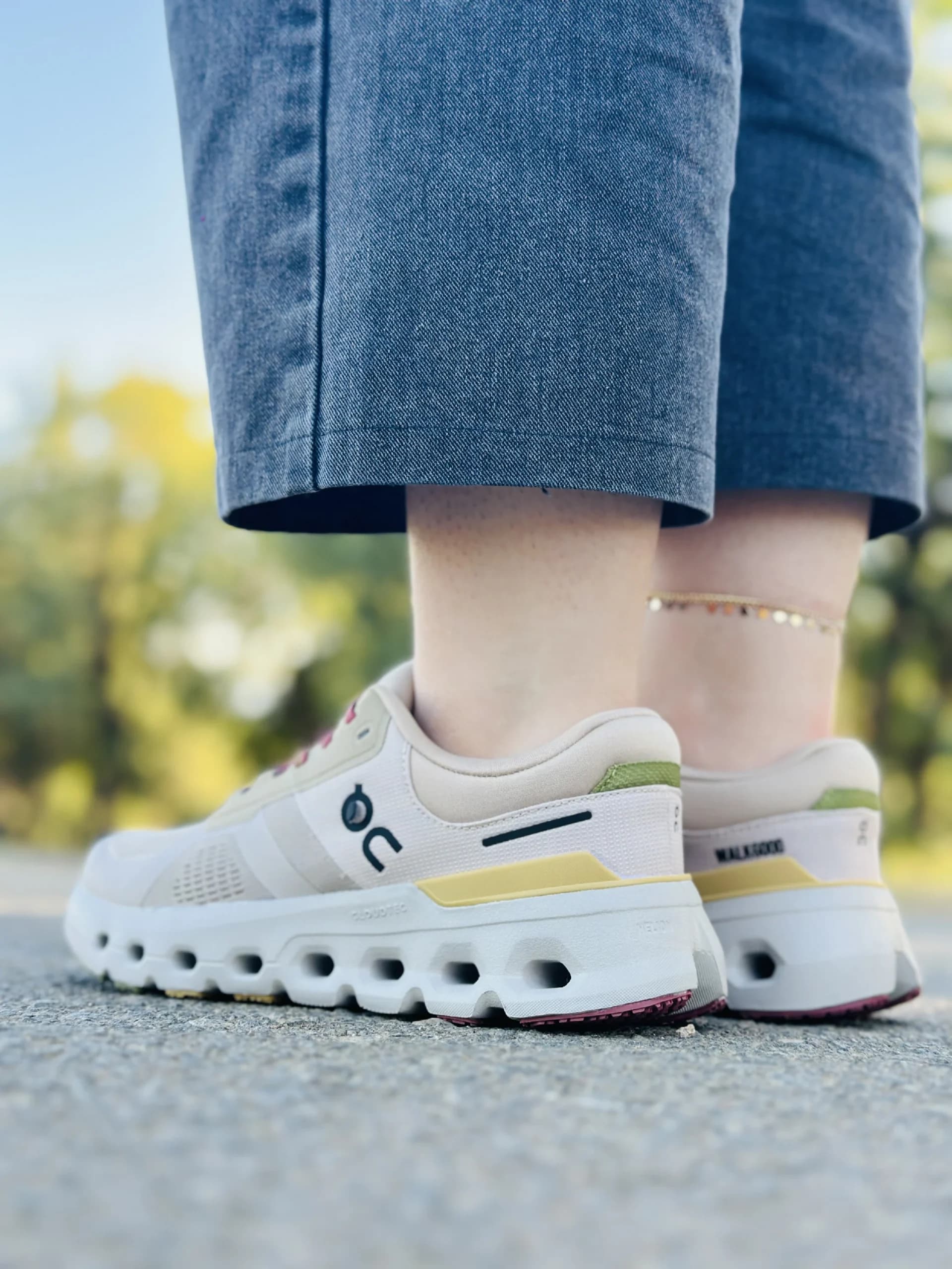 کفش کیوسی مدل کلود رانر – Unisex Cloud Runner رنگ کرم — تصویر ۷