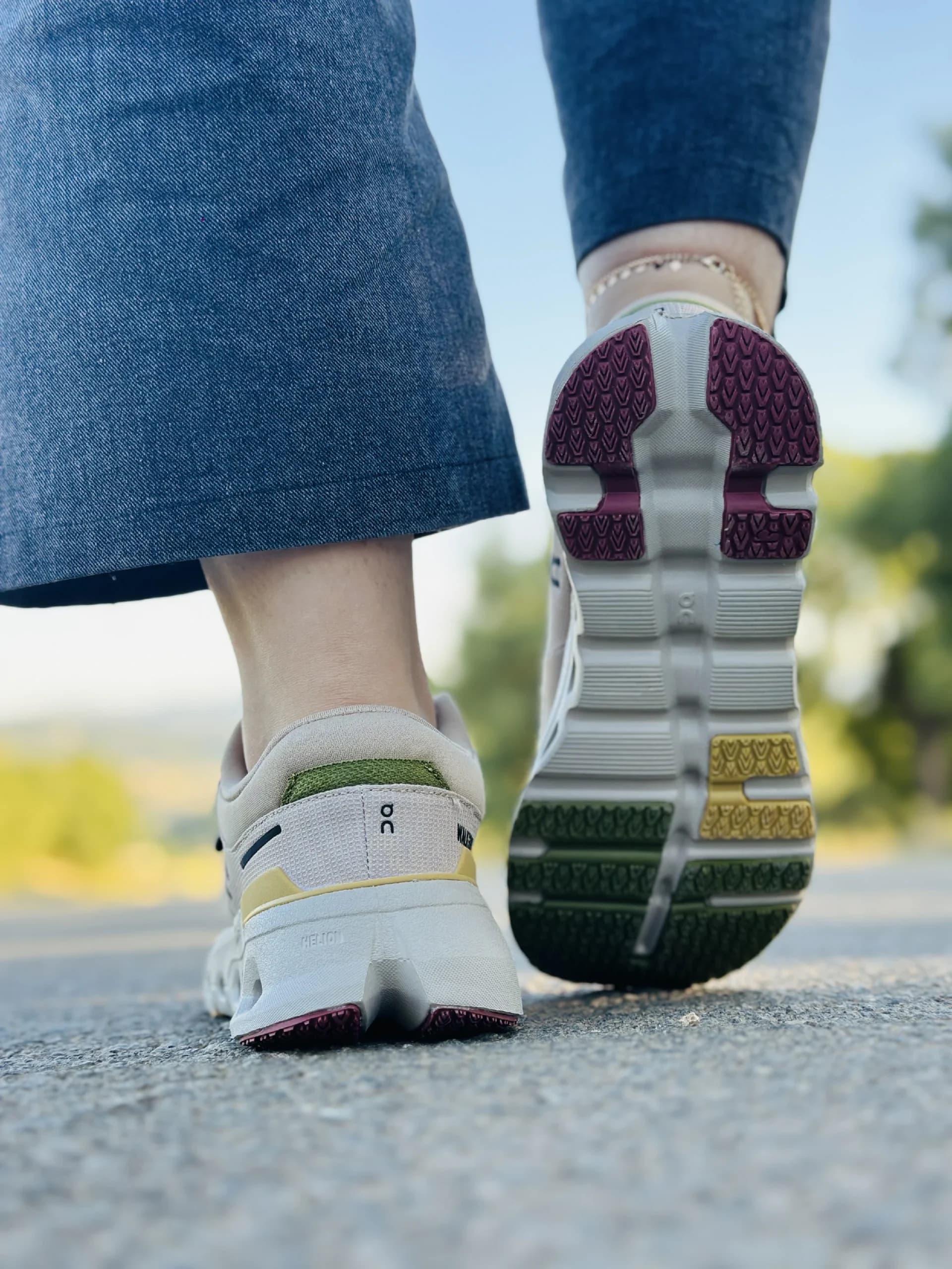 کفش کیوسی مدل کلود رانر – Unisex Cloud Runner رنگ کرم — تصویر ۶