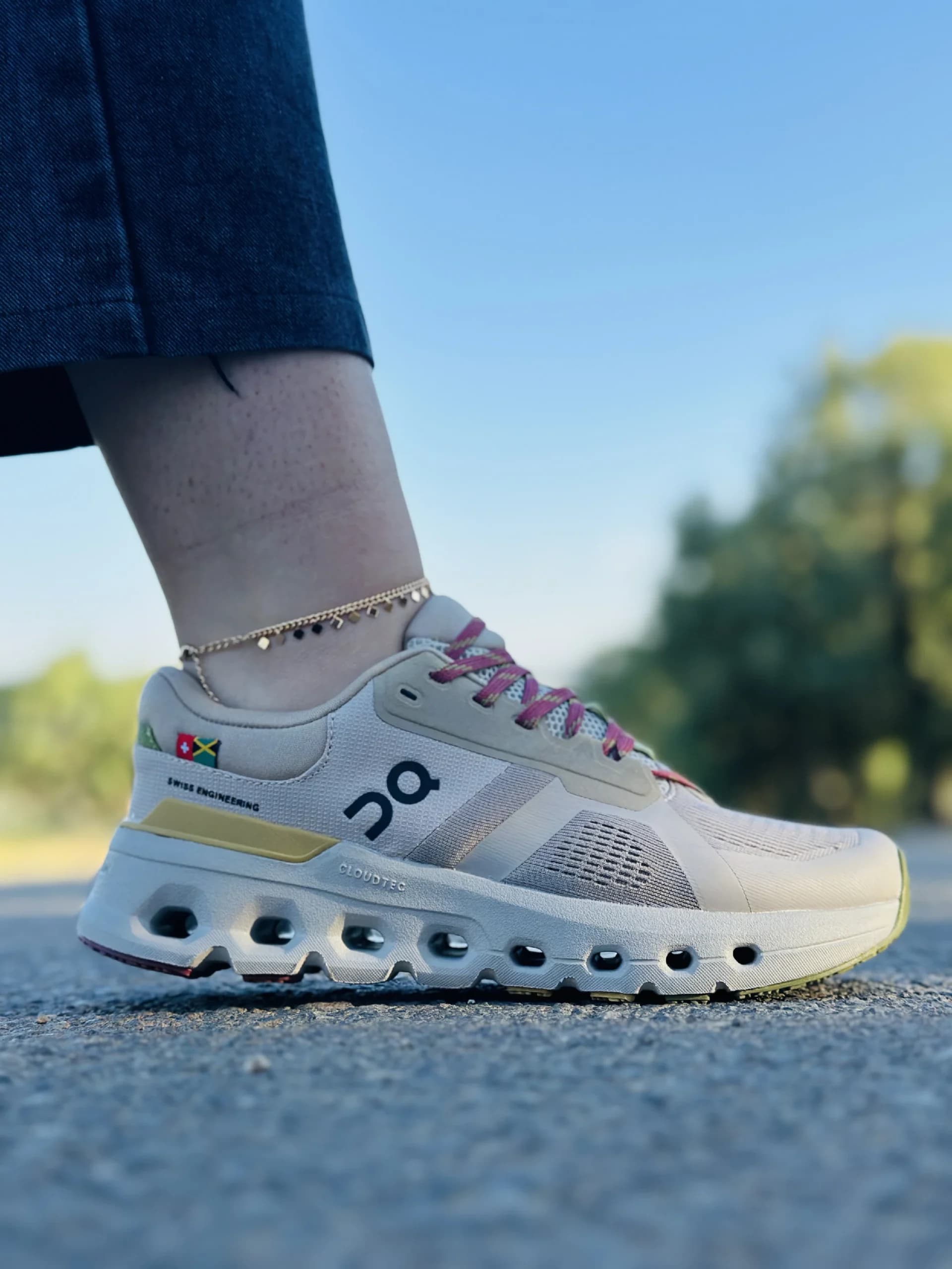 کفش کیوسی مدل کلود رانر – Unisex Cloud Runner رنگ کرم