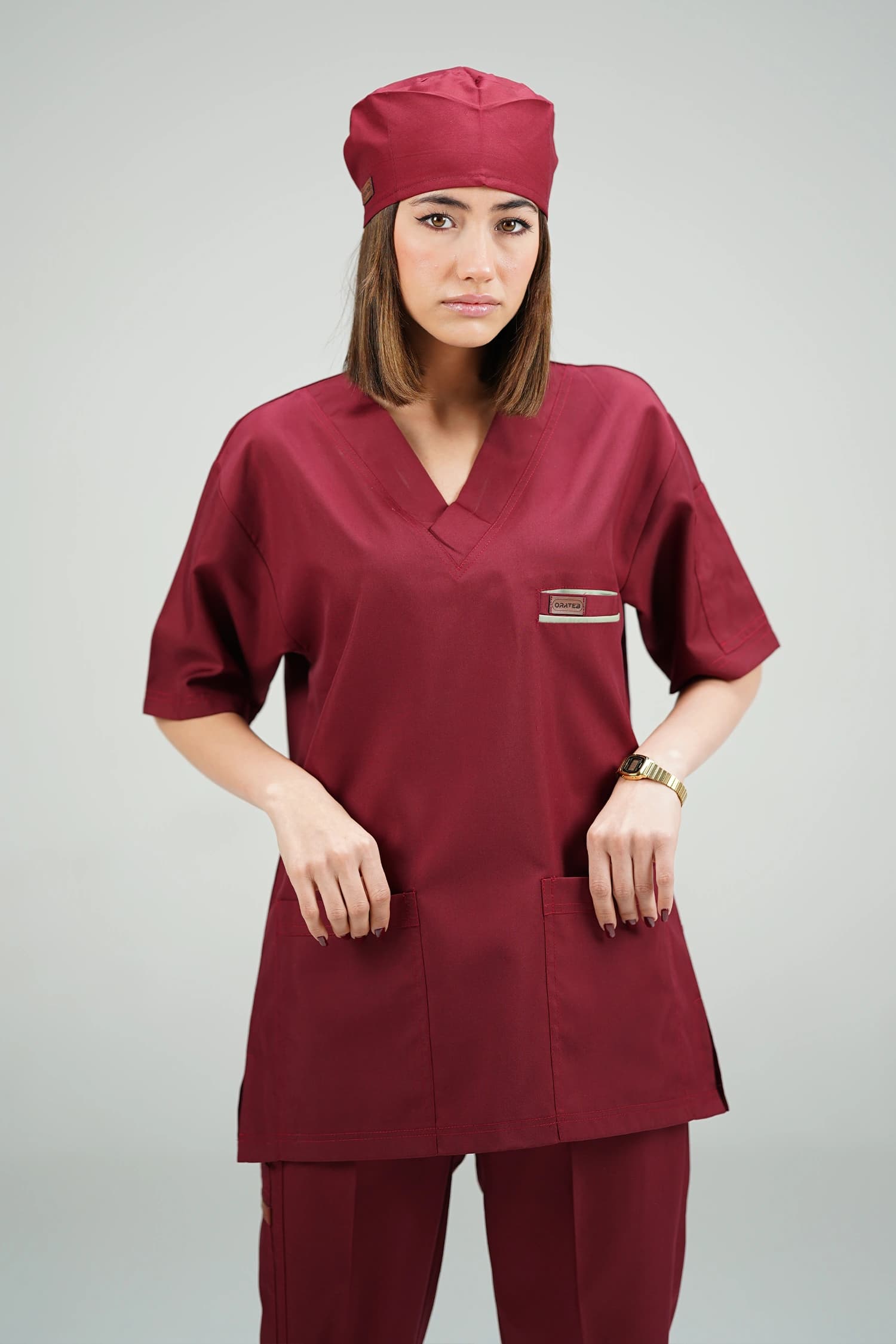 ست اسکراب آستین کوتاه یقه هفت زرشکی — تصویر ۲