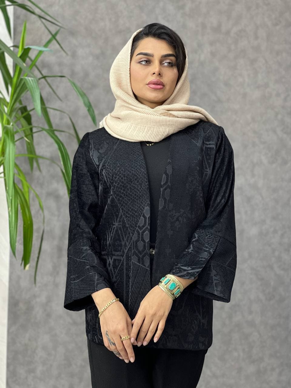 مانتو کتی مخمل طرحدار — تصویر ۳