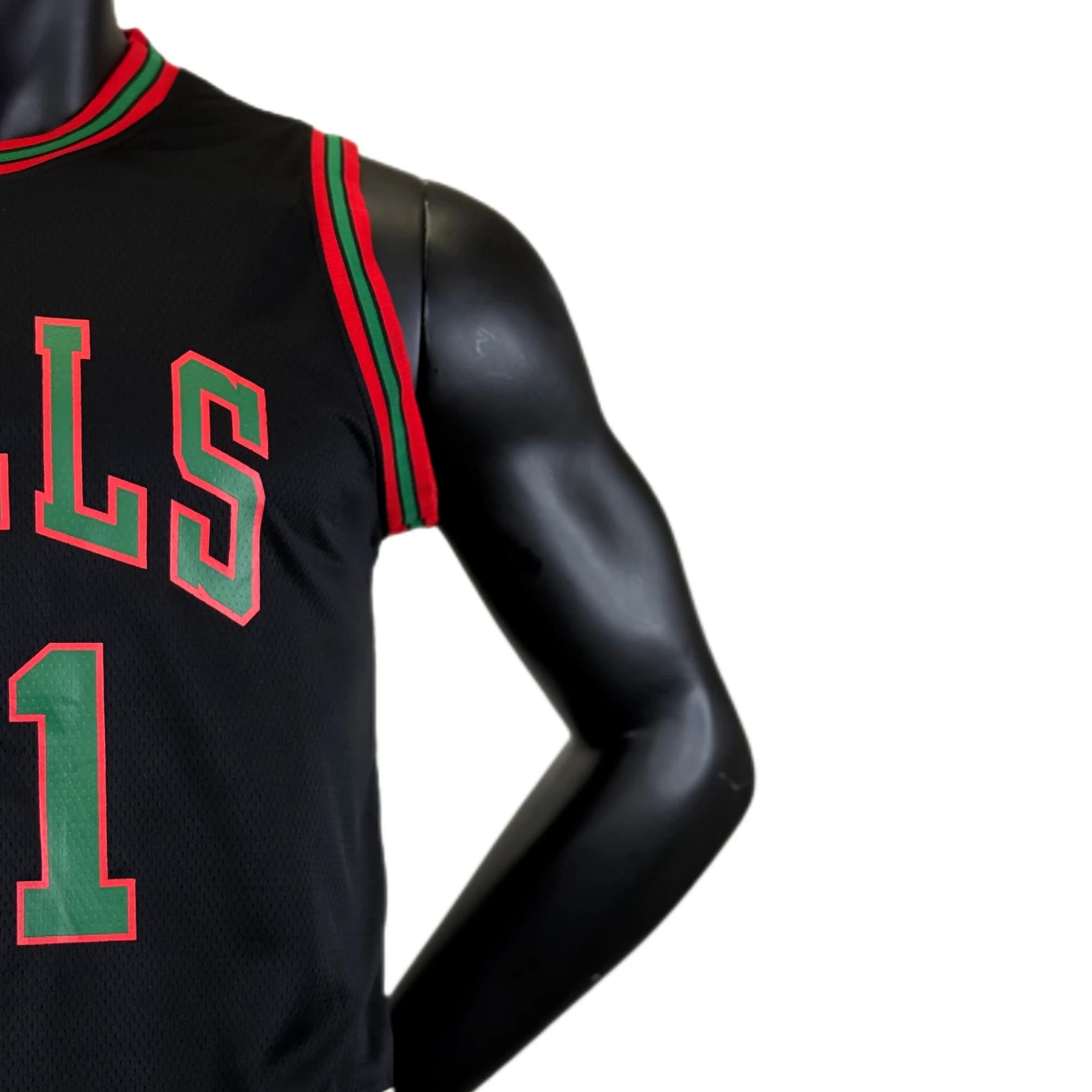 لباس بسکتبالی بولز مشکی نوشته سبز — تصویر ۶