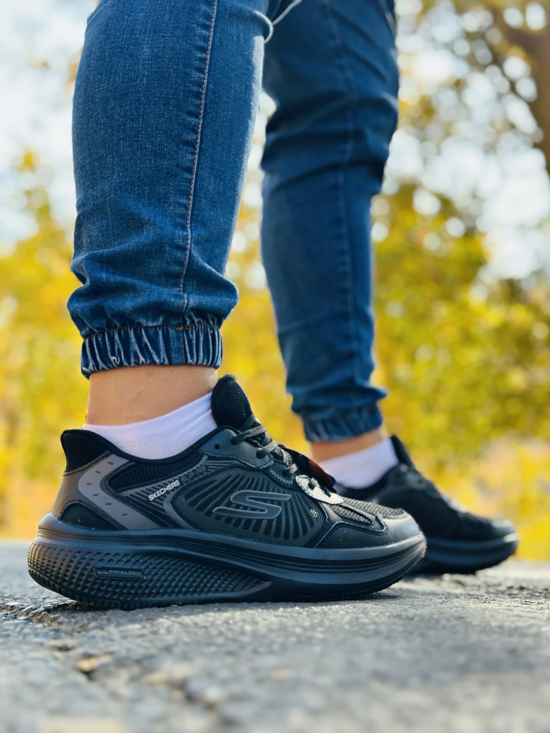 کفش ورزشی اسکیچرز مدل go run رنگ مشکی — تصویر ۵