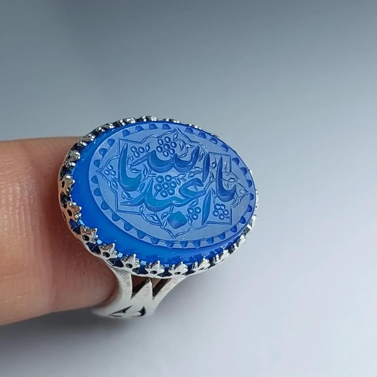 انگشتر نقره باسنگ عقیق ابی حکاکی یا اباعبدلله کد 1704 — تصویر ۵