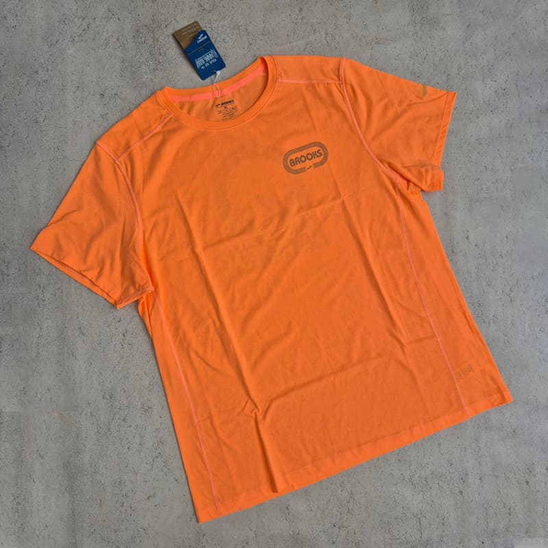 تیشرت ورزشی مردانه بروکس Brooks Distance Short Sleeve 2 نارنجی شبرنگی — تصویر ۹