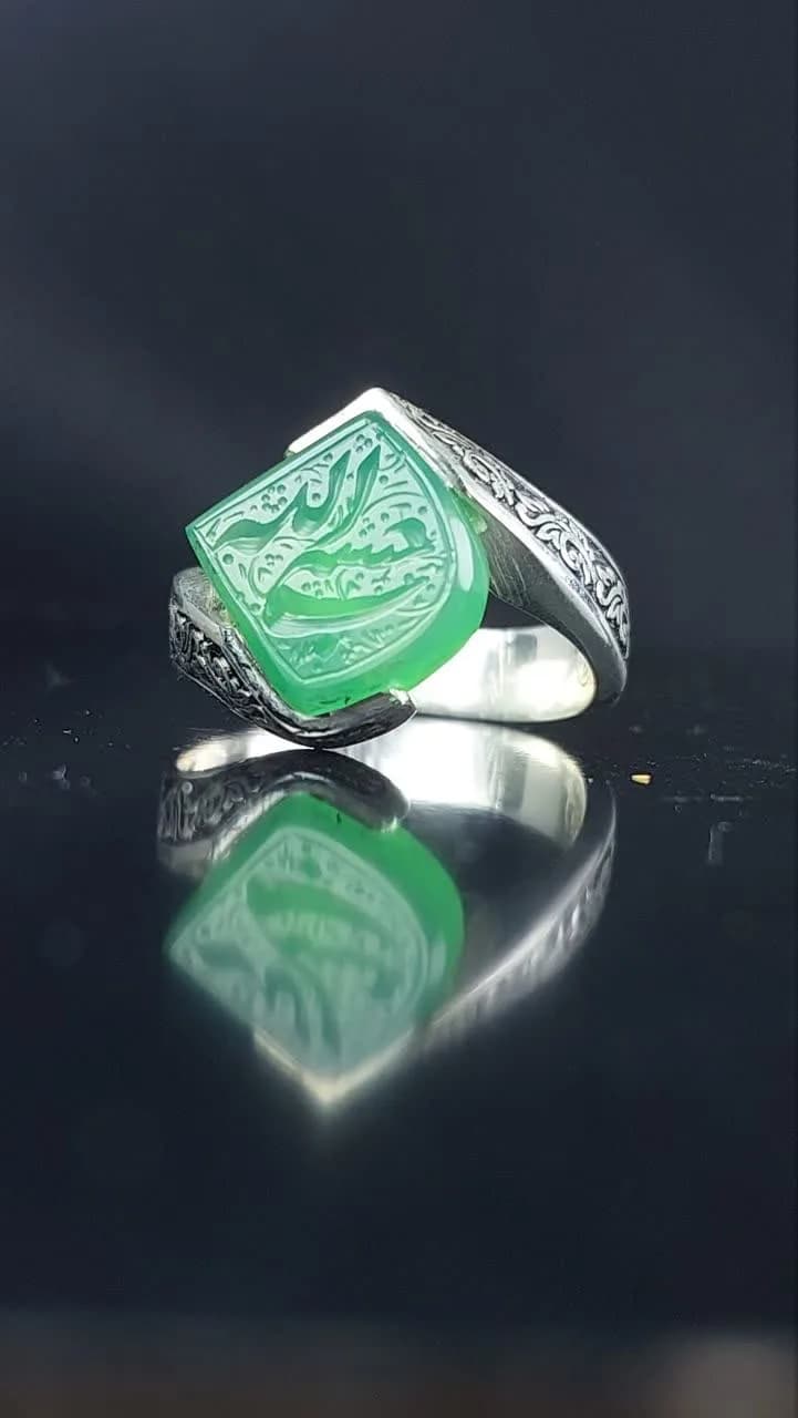 انگشتر نقطه باسنگ عقیق سبز حکاکی یافاطمه کد 1718 — تصویر ۷