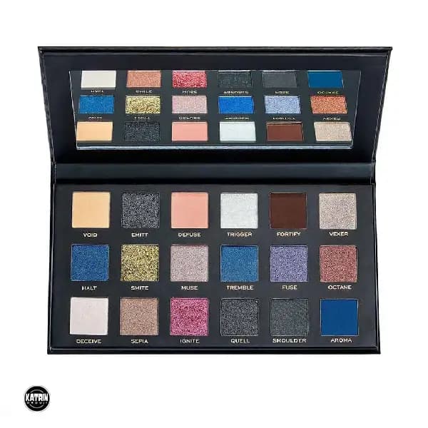 پالت سایه چشم New Neutrals Smoked رولوشن — تصویر ۲