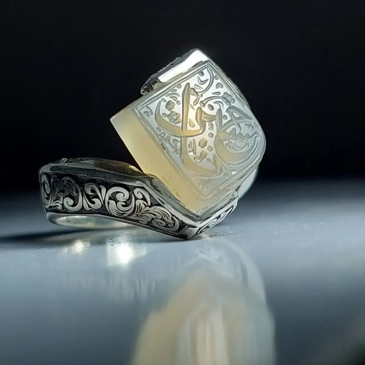 انگشتر عقیق نباتی خطی با حکاکی یا حسین (ع) – رکاب مدل نقطه کد 1880
