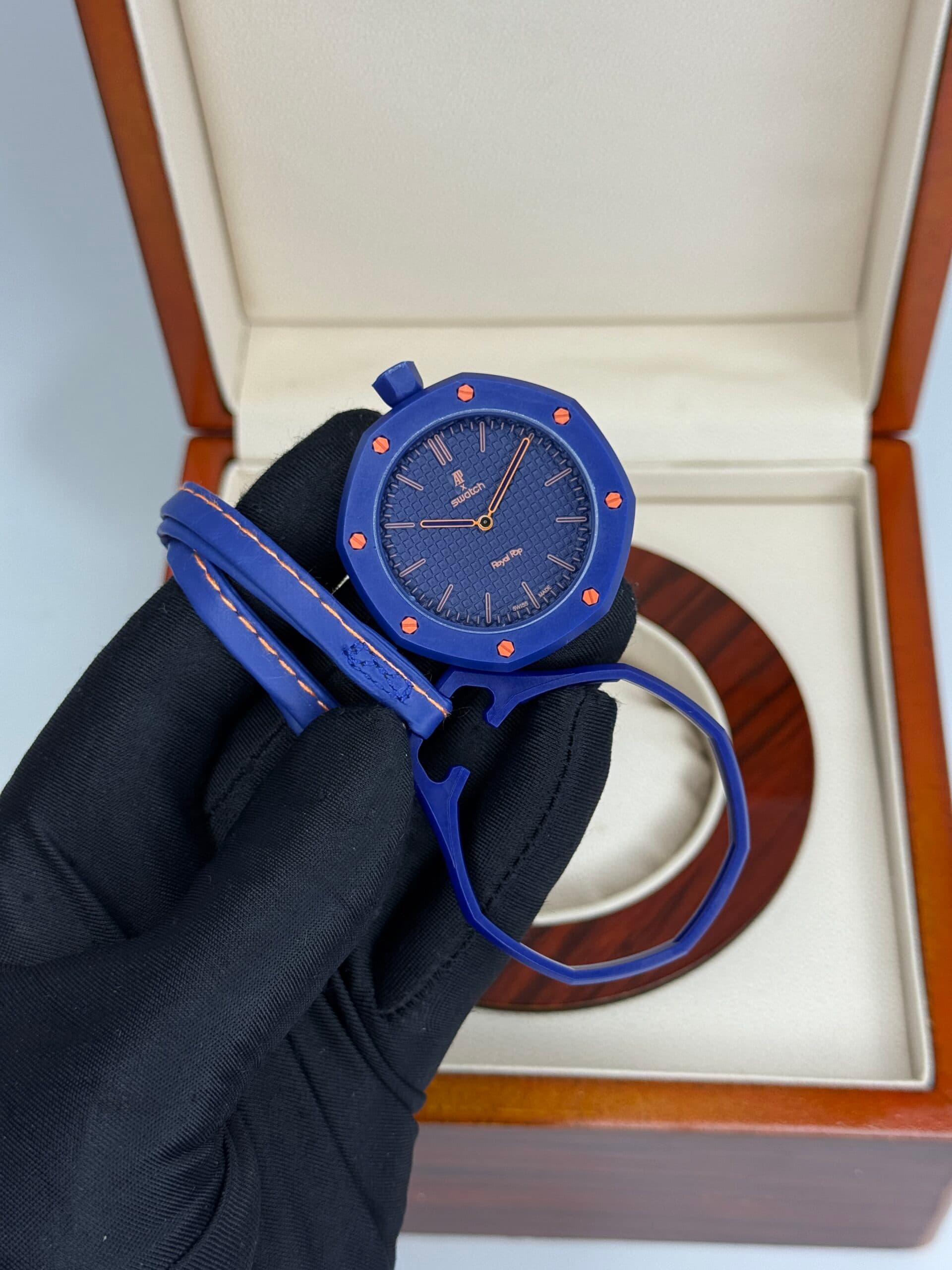 ساعت کپی AP Swatch مدل Royal Pop سورمه ای — تصویر ۵