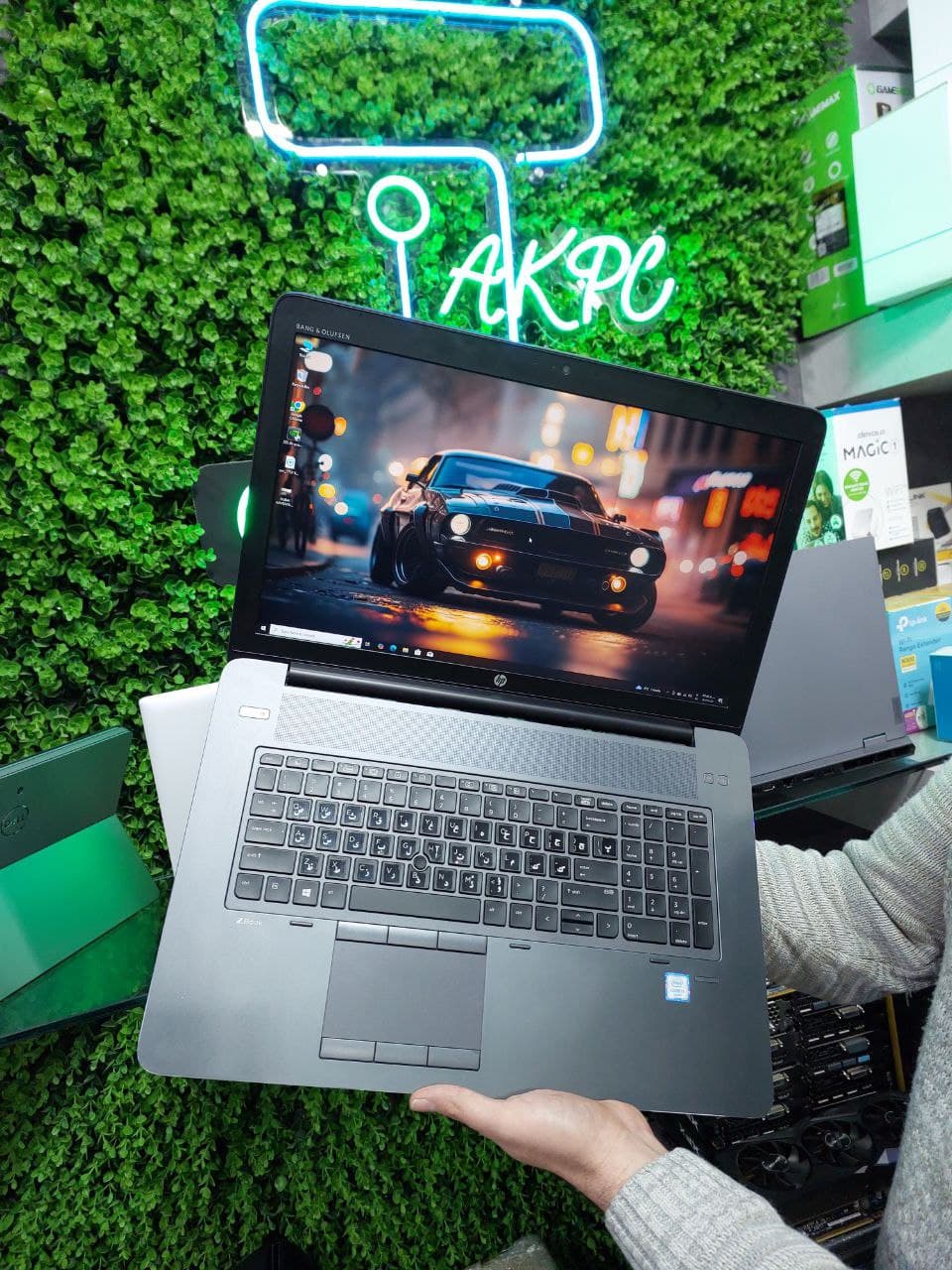 لپ تاپ اچ پی استوک ZBook 17 G3 | 16G RAM | 512GB SSD | i7 6820HQ — تصویر ۴