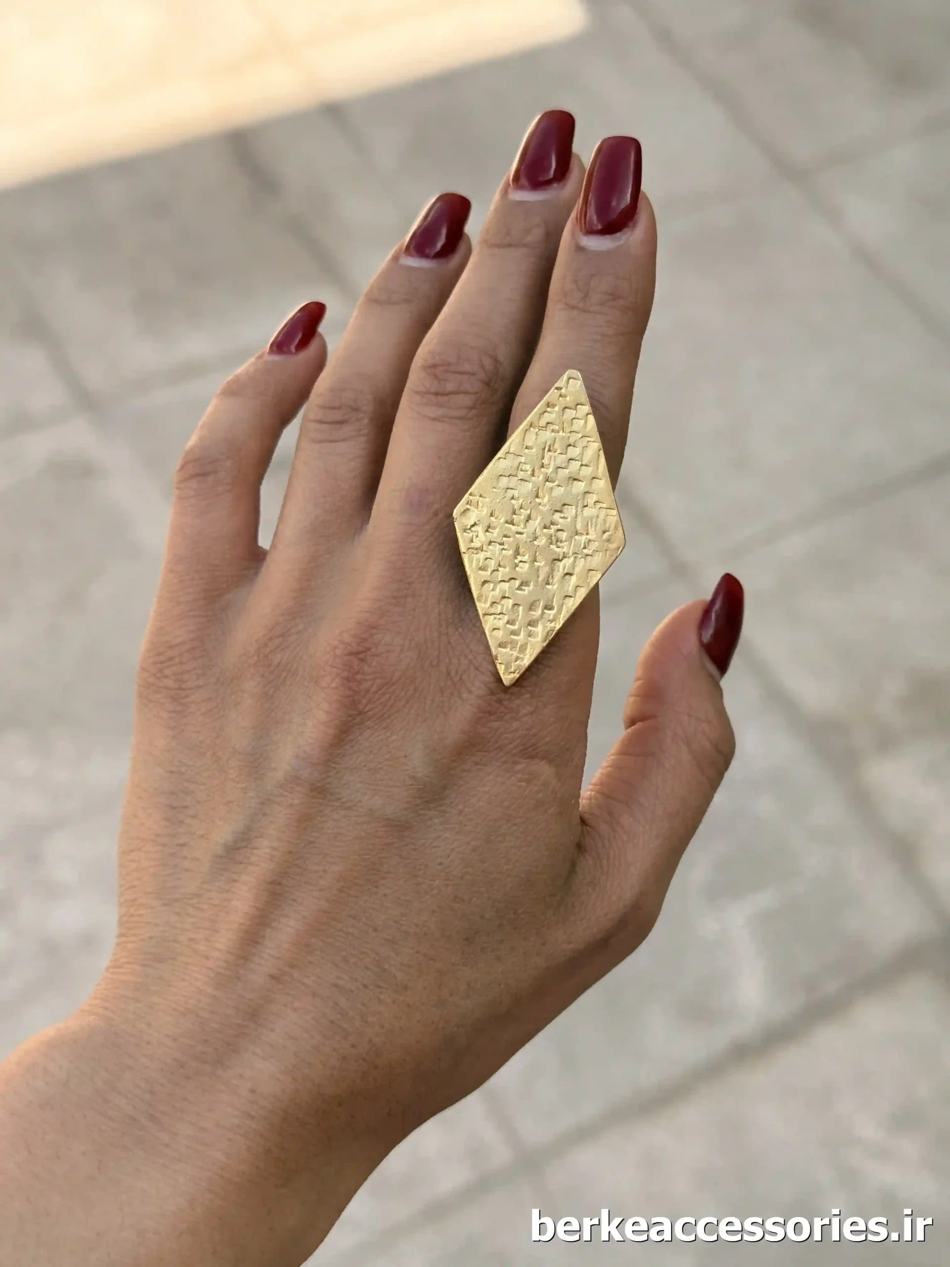 انگشتر زنانه لوزی طلایی ورشو — تصویر ۲