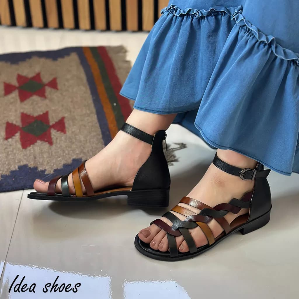 صندل چرم دخترانه مدل گیس‌بافت کد 115 — تصویر ۵