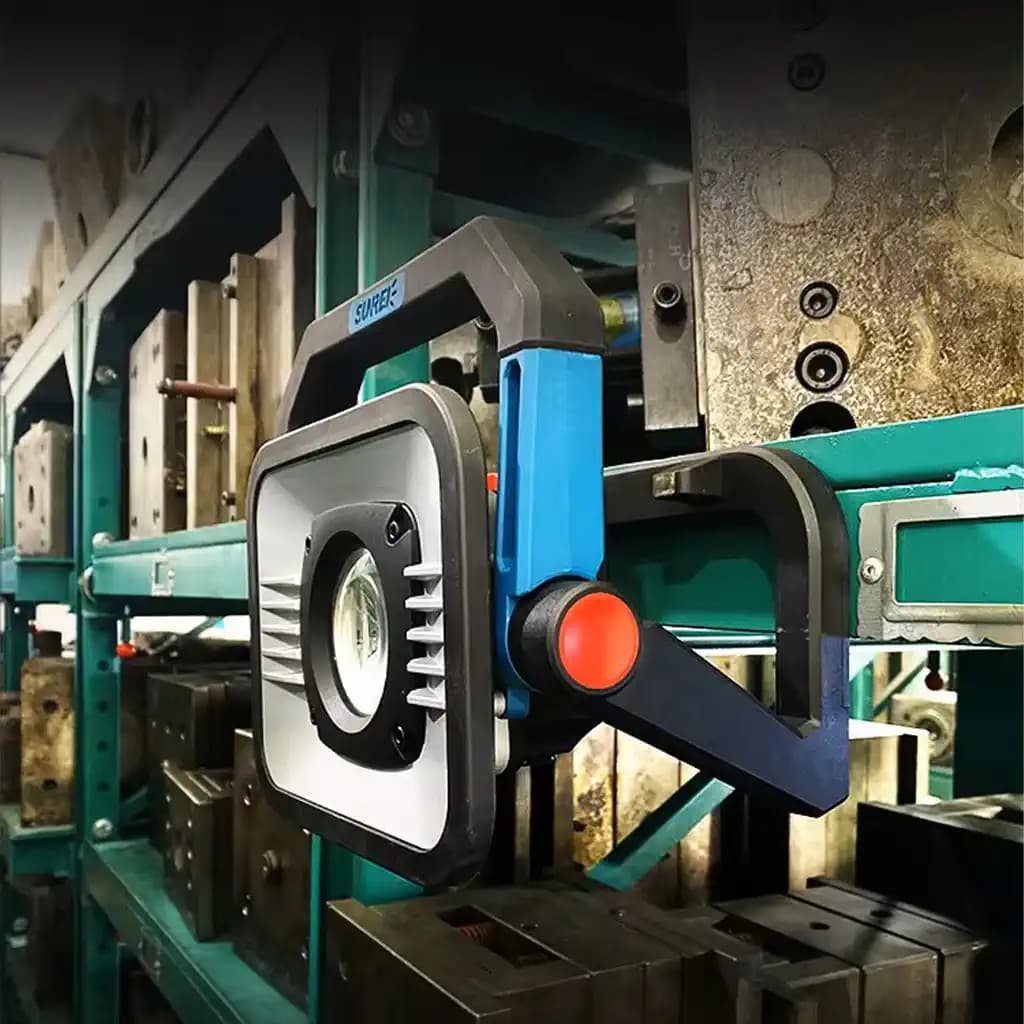 نورافکن پاوربانک سانری مدل وی 3000 پرو — تصویر ۷
