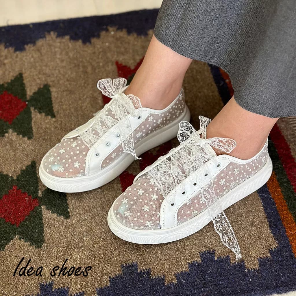 کتونی عروس رنگ سفید طرح گلدار کد 447 — تصویر ۳