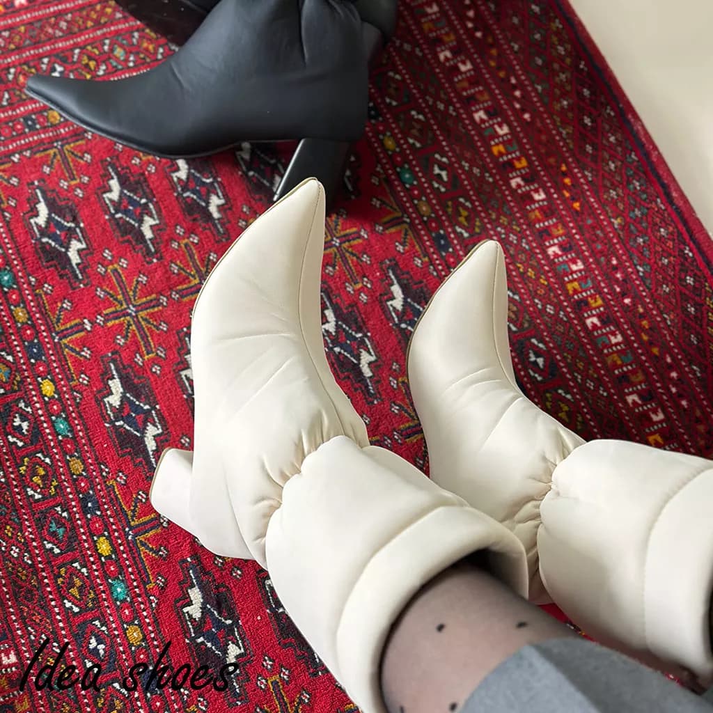 نیم بوت دخترانه پاشنه‌دار طرح کاپشنی کد 957 — تصویر ۳