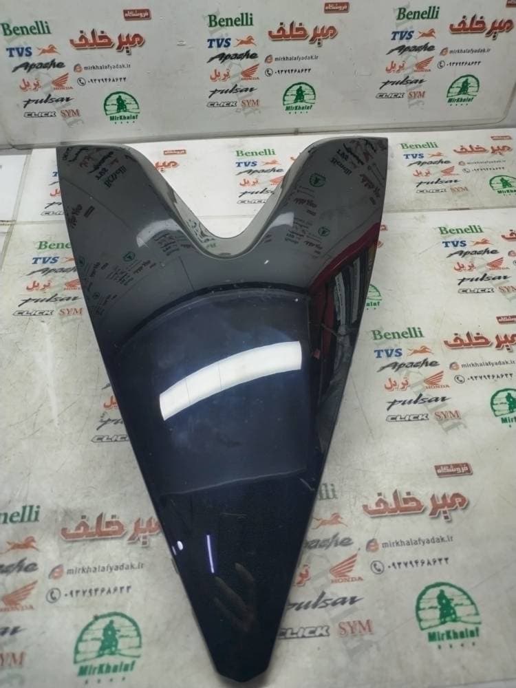 قاب (کاور فلاپ) نئون روی روبوقی جلو موتور یاماها طرح ایروکس nvx قدیم — تصویر ۳