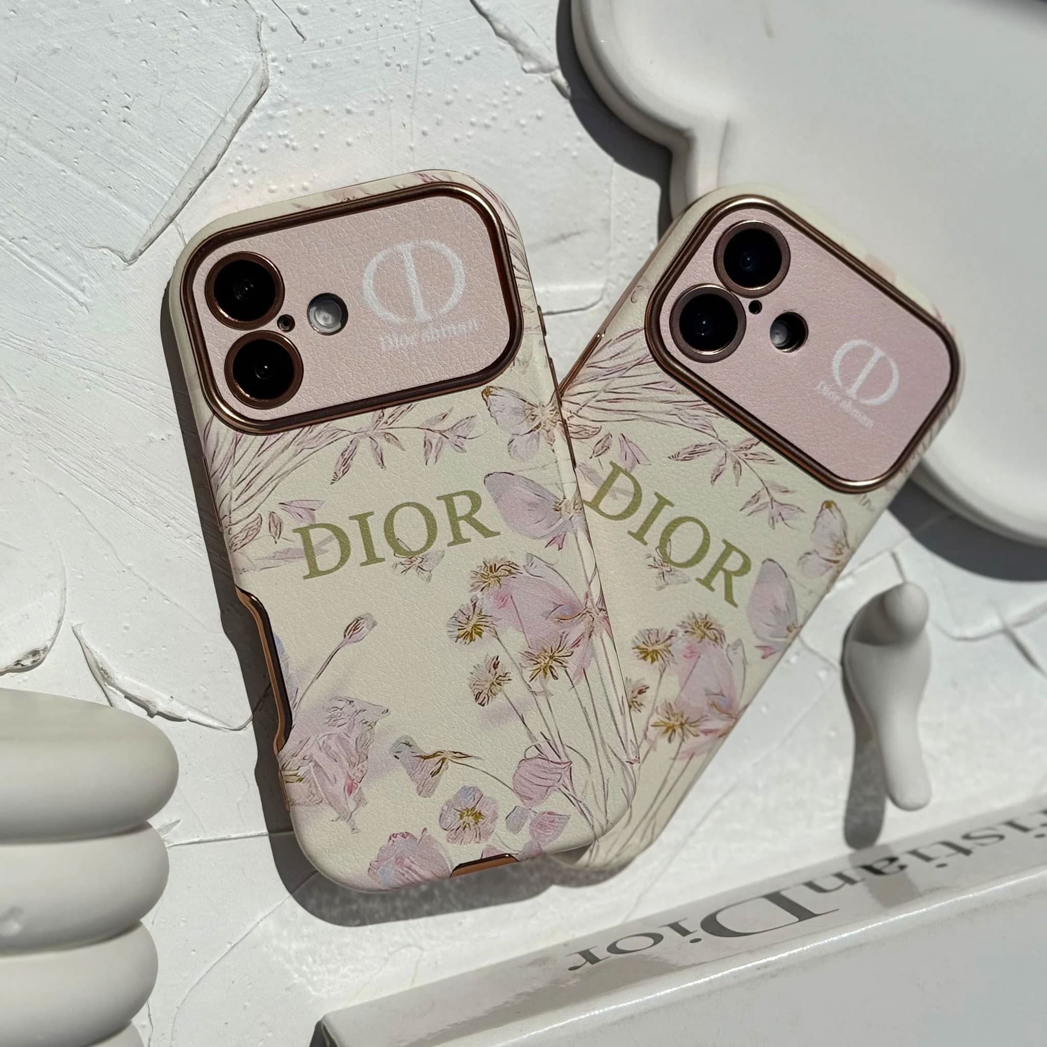 قاب کلاسیک دیور گلدار Classic Dior Floral کد loop مناسب برای گوشی موبایل آیفون Apple iPhone 13 / 13 Pro / 13 Pro Max / 14 Pro Max / 15 Pro Max / 16 / 16 Pro / 16 Pro Max / 17 / 17 Pro / 17 Pro Max — تصویر ۲