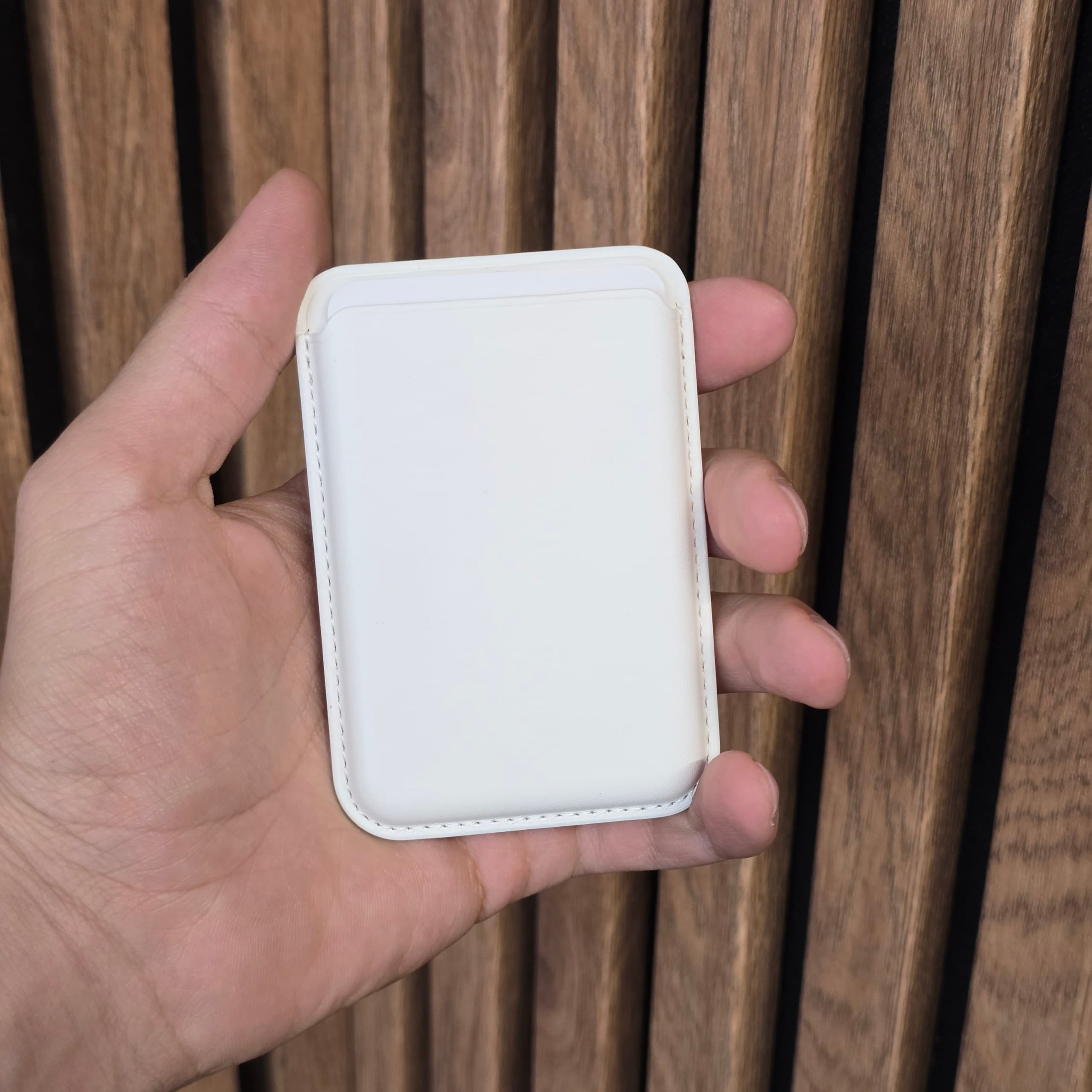جاکارتی چرمی مگنتی MagSafe Leather Wallet – سفید (پک‌دار)