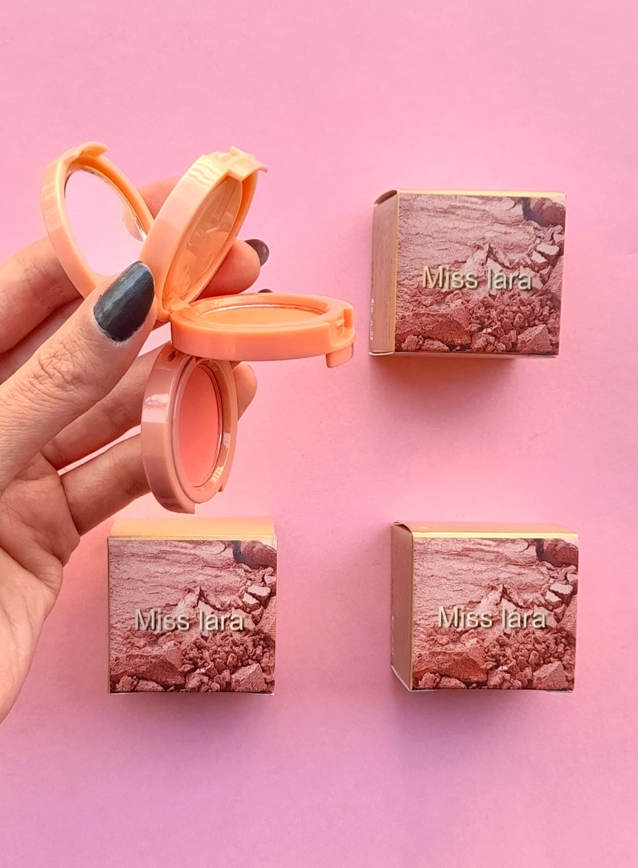 هایلایتر و رژگونه طبقاتی میس لارا