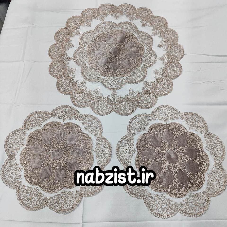 رومیزی 3 تکه گرد جلومبلی و عسلی دانتل طرح ترک مدل نگین — تصویر ۶