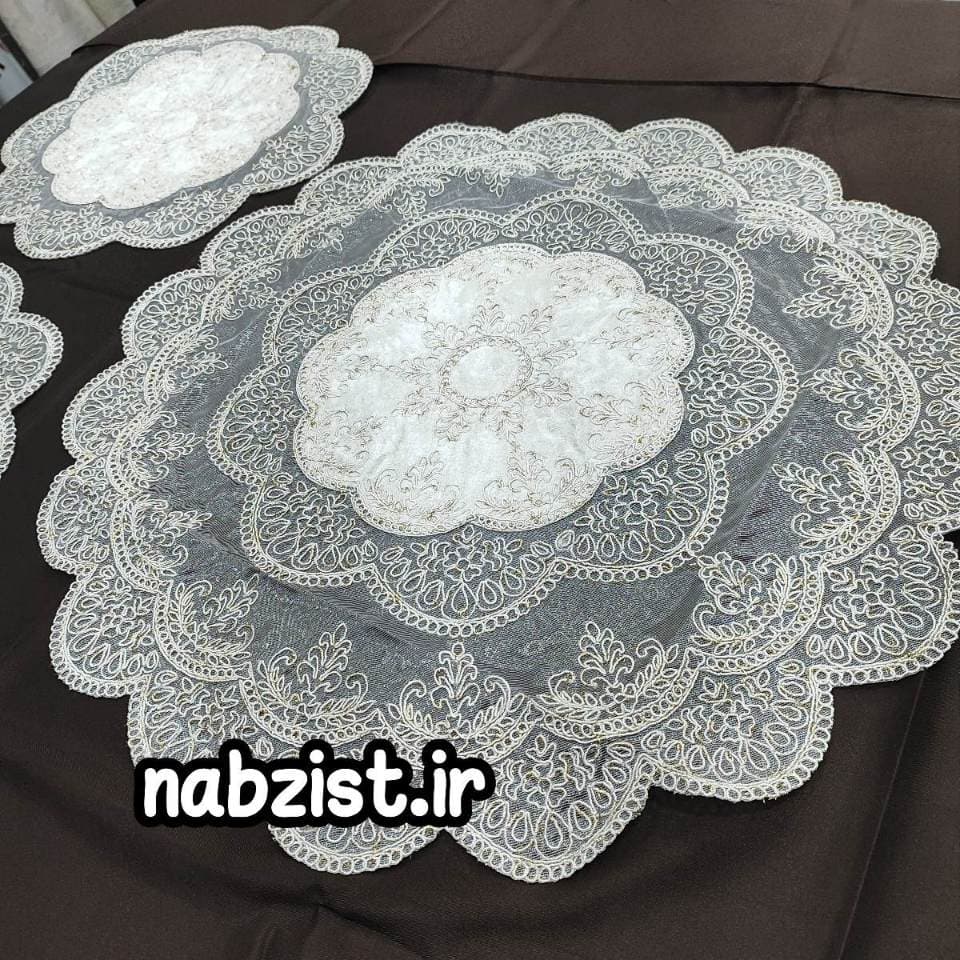 رومیزی 3 تکه گرد جلومبلی و عسلی دانتل طرح ترک مدل نگین