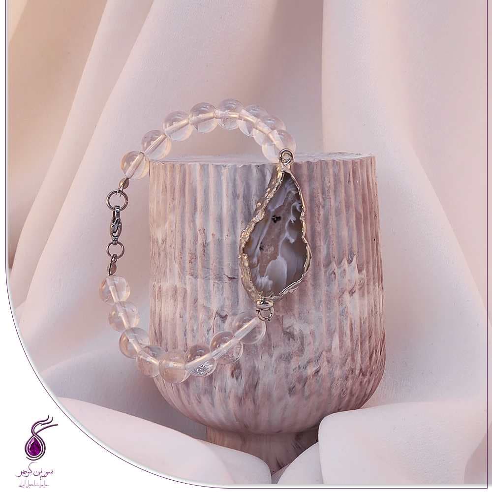 دستبند کوارتز شفاف با وسط راف عقیق کد B66
