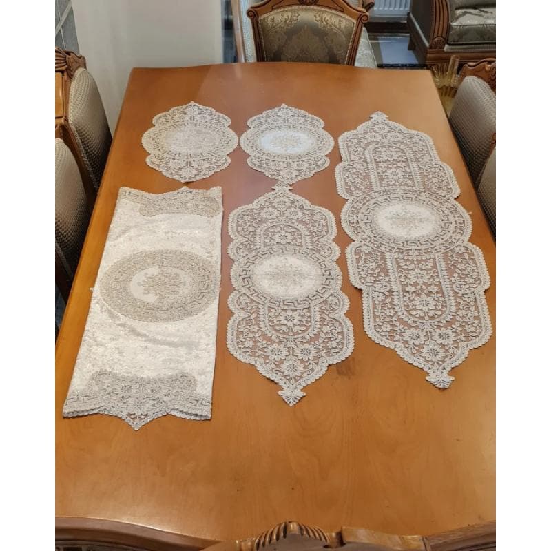 سرویس رومیزی 5 تکه دانتل مخمل طرح ترک مدل ورساچه — تصویر ۳