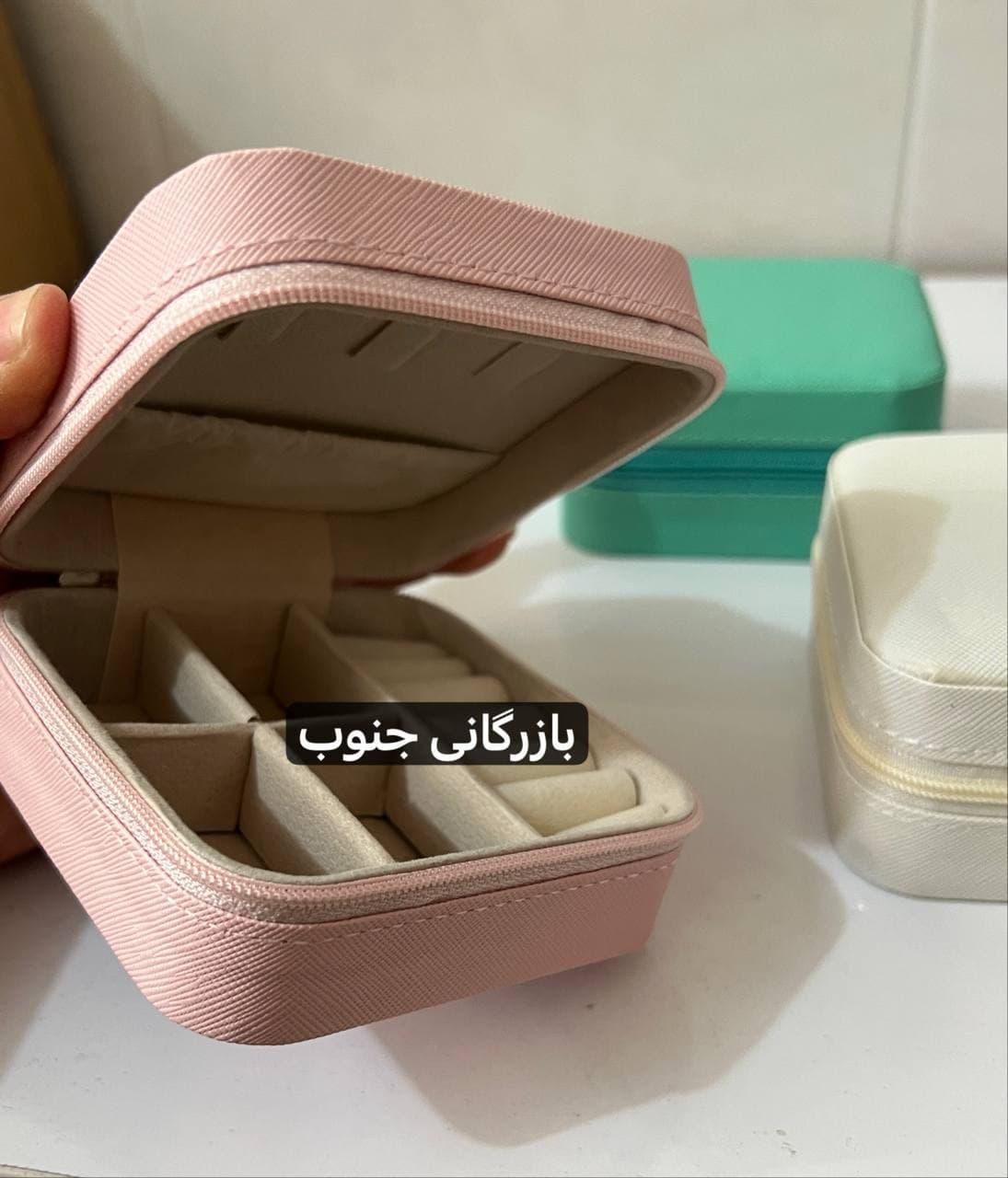 جعبه جواهرات مسافرتی چرمی- بسته بندی در کارتن
