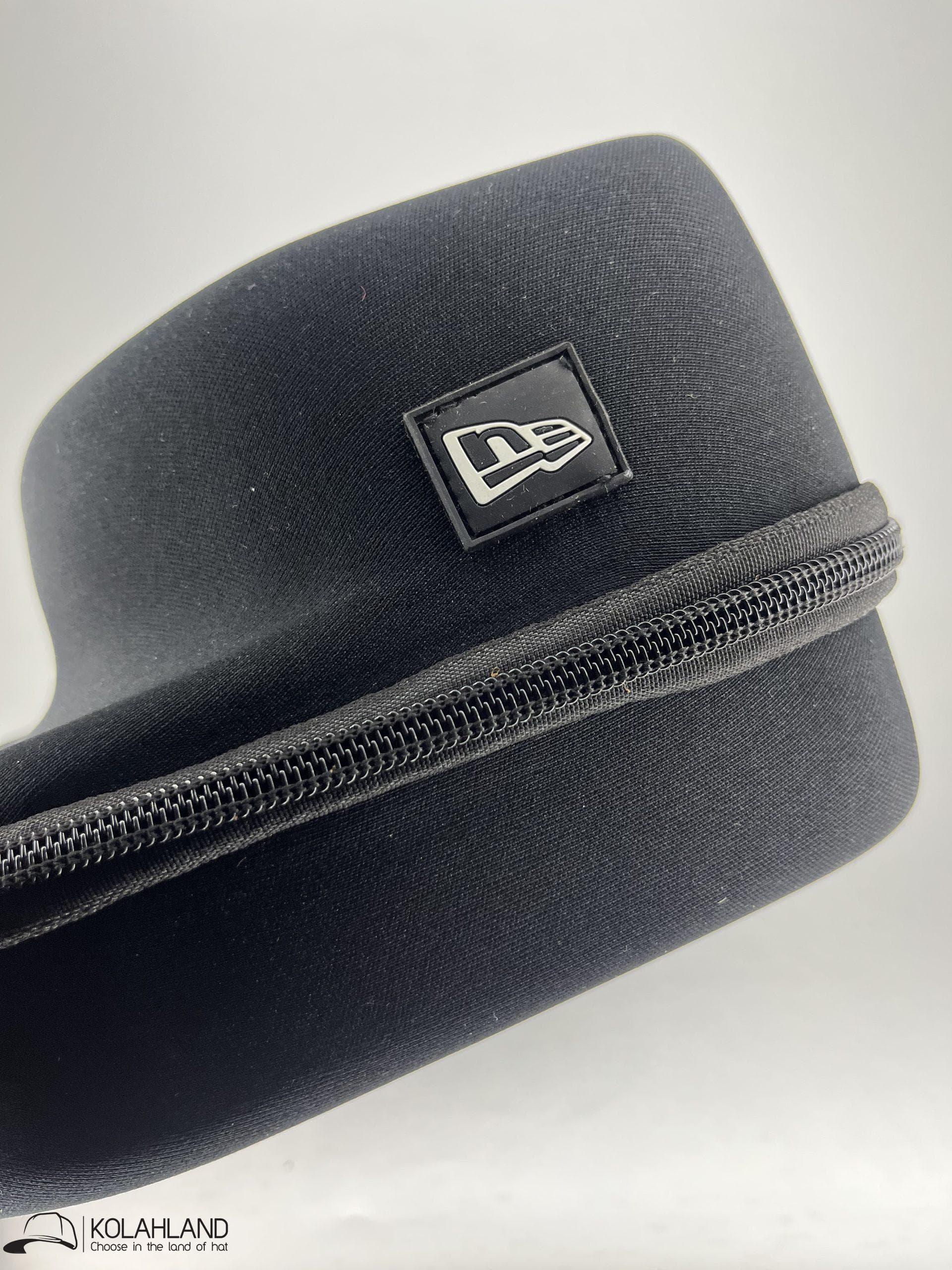 کیف 2تایی کلاه فیت بک و اسنپ بک اورجینال با ضمانت (NEW ERA Black 2-Pack Cap Carrier ) — تصویر ۹