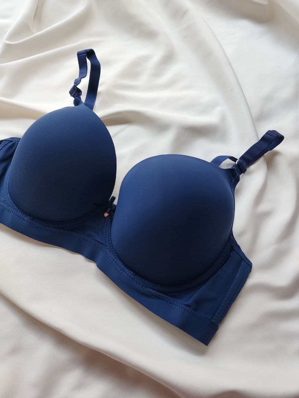 سوتین ابرنازک فنردار کاپ D برند CHANVIEN LEEN کد: ۱۹۰۰۶ — تصویر ۱۱