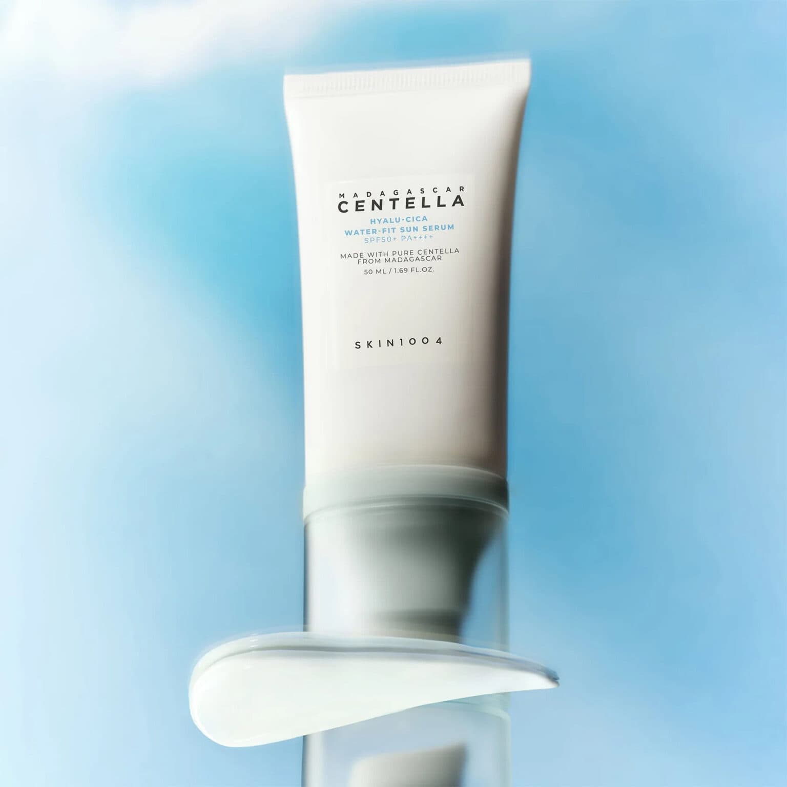 کرم ضد آفتاب سنتلا SPF50 مناسب انواع پوست حجم 50 میل — تصویر ۳