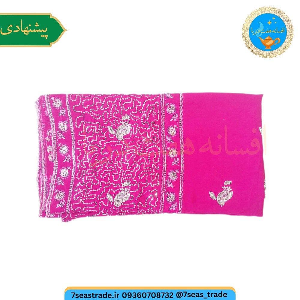 شال هندی رومیزی رنگ سرخابی اندازه ۹۰×۲۰۰ طرح پولک دوزی نقره ای [استوک وارداتی] ایراد ها : بدون ایراد — تصویر ۵