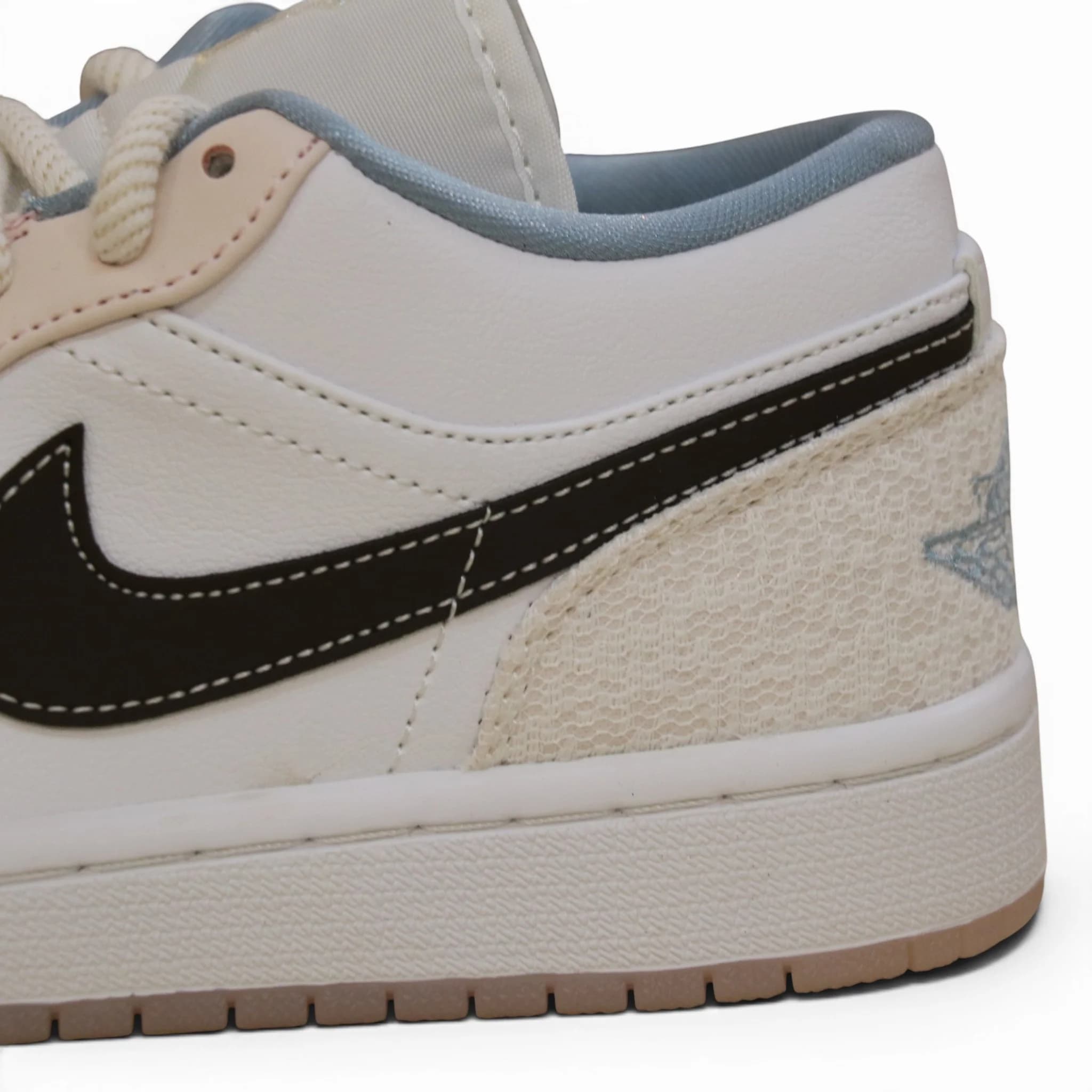 کفش (کتونی) نایک ایر جردن 1 AIR JORDAN WMNS — تصویر ۳