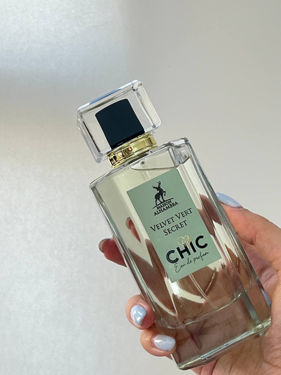 ادکلن الحمبرا کالکشن Victoria’s Secret Chic حجم ۱۰۰ میلیلیتر — تصویر ۴