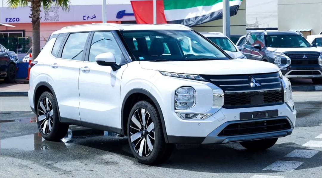 Mitsubishi Outlander M-Line 2026