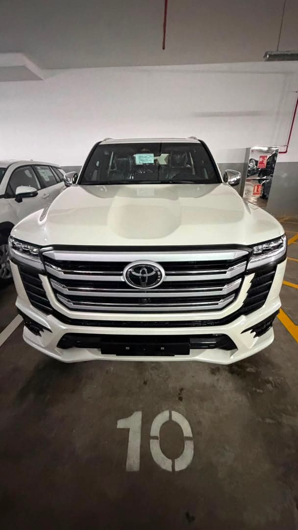 Land Cruiser LC300 VXR 2026