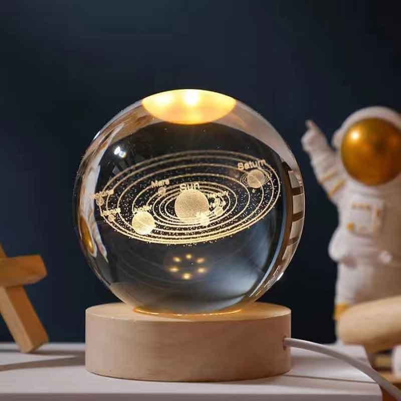 گوی کریستالی چراغدار طرح منظومه شمسی با پایه چوبی