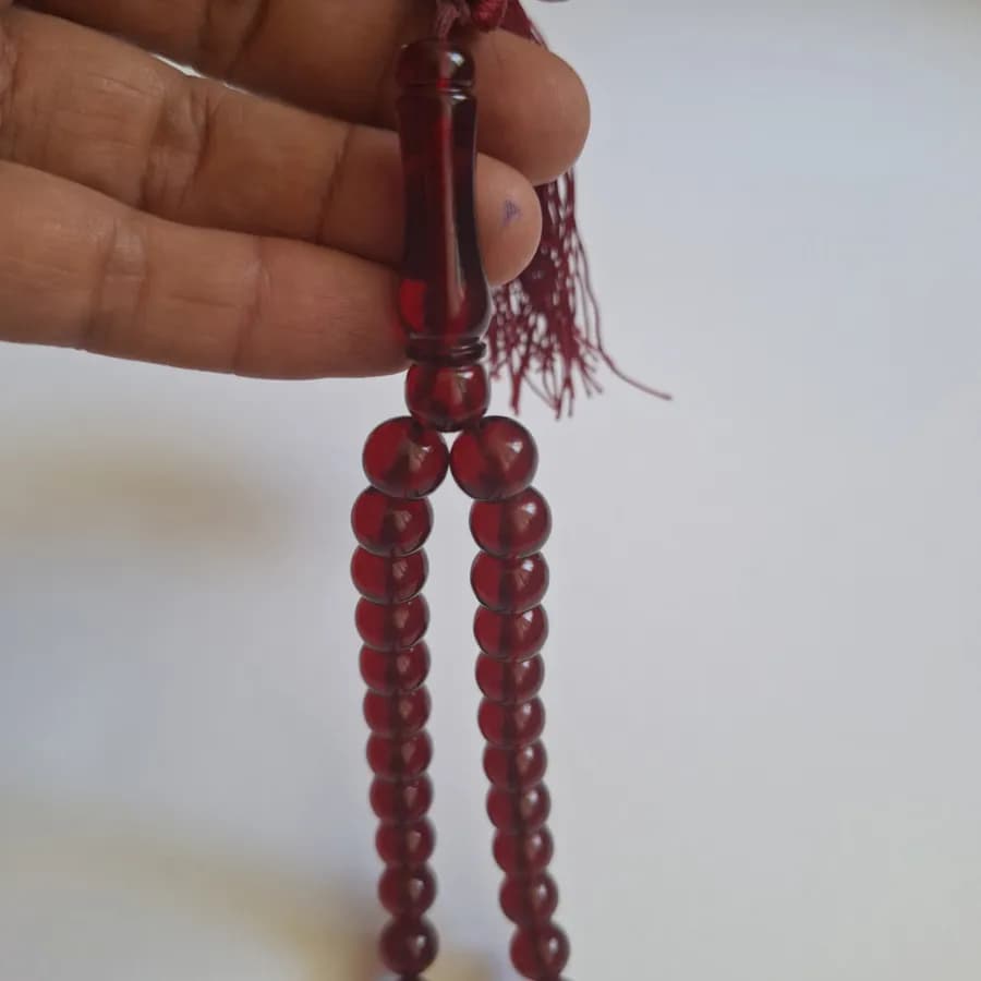 تسبیح سندلوس 51 دانه اصل قرمز تیره بودار گرد کد 1366 آقابزرگ — تصویر ۷